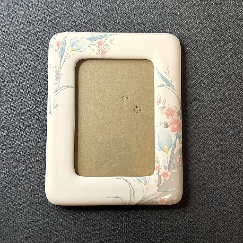 1980s Ceramic Floral Photo Frame – Pastel Calla Lily & Lily of the Valley Vtg.